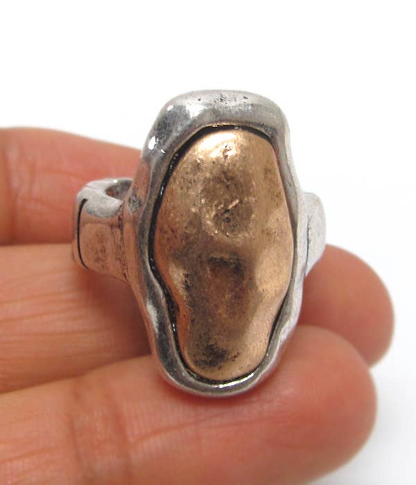 ( E583 )  HAMMERED METAL  RING