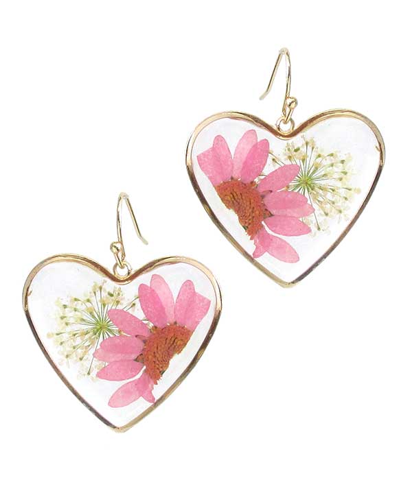( C002 )  DRY FLOWER HEART EARRING