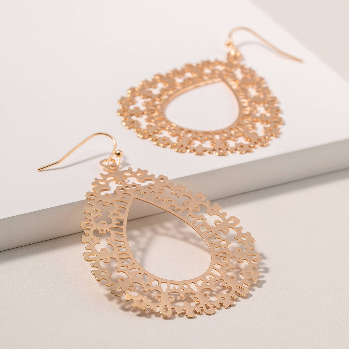 Filligree Dangling Earrings
