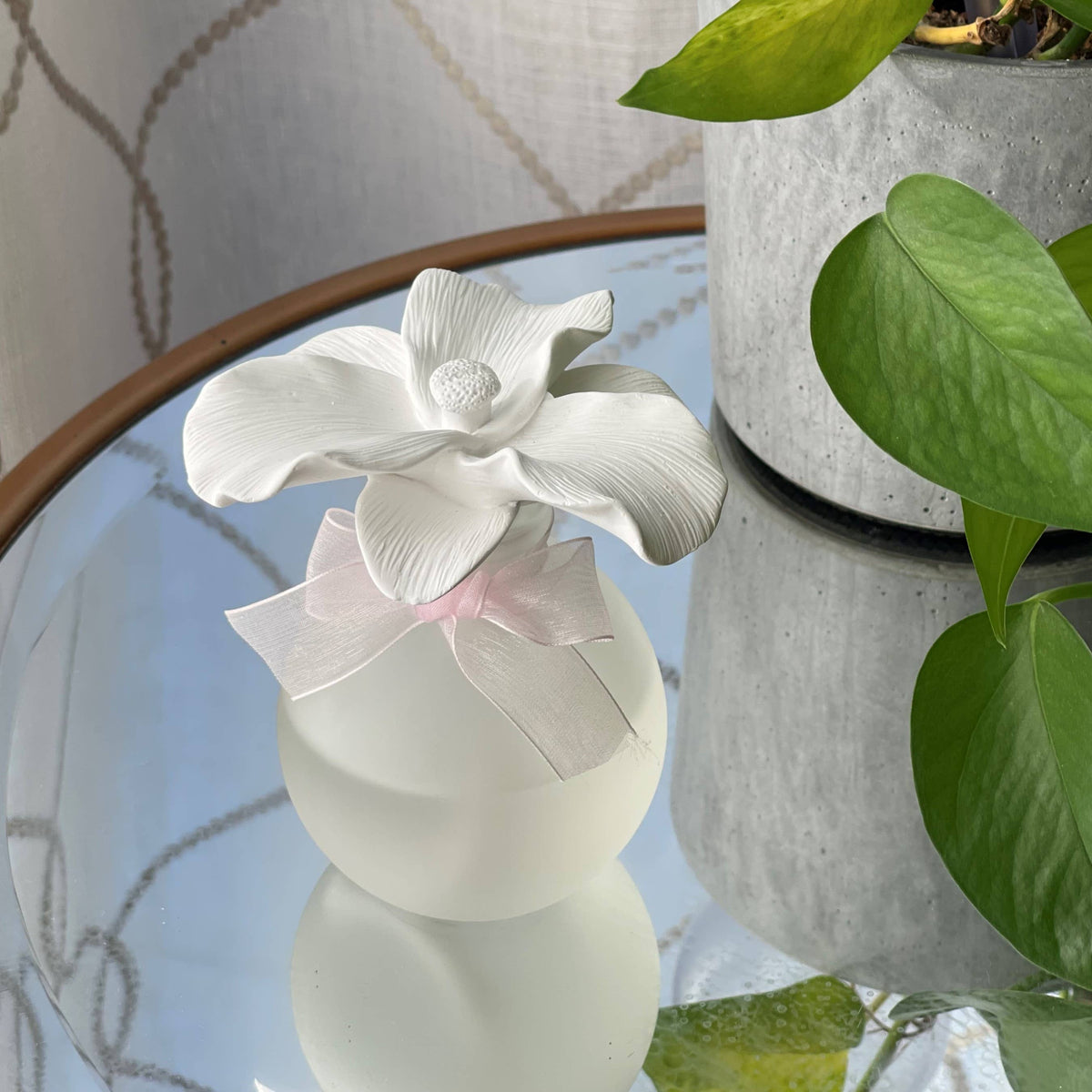 Lily Ceramic Flower Diffuser Gift Set - Honeysuckle