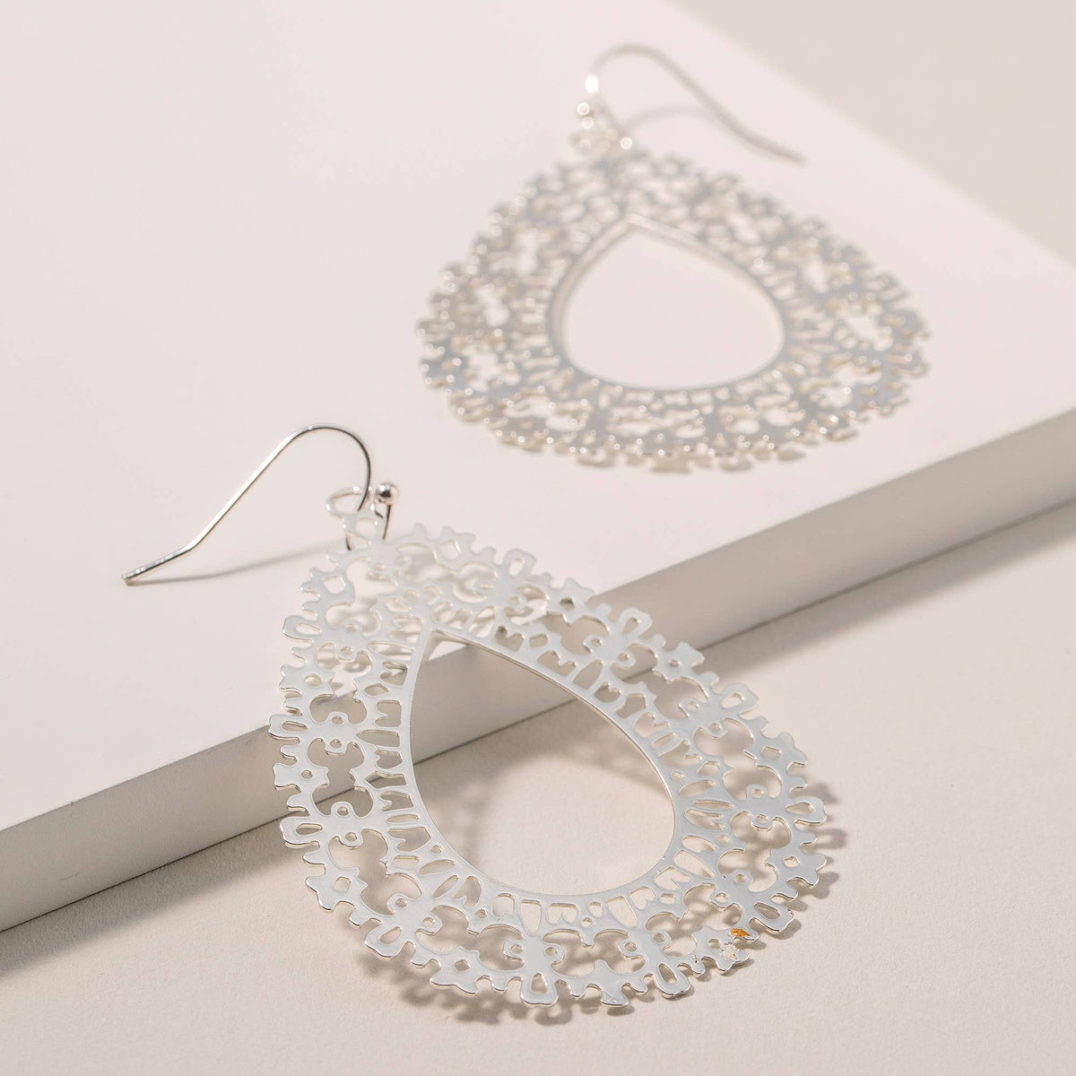 Filligree Dangling Earrings