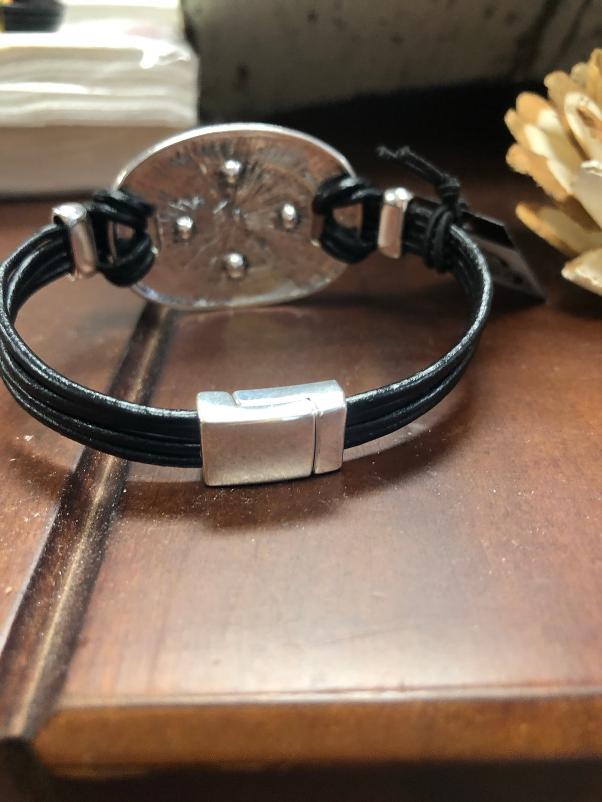 Rhinestone Filigree Disc Leather Bracelet